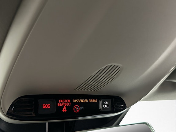 Volvo V40 21 of 27