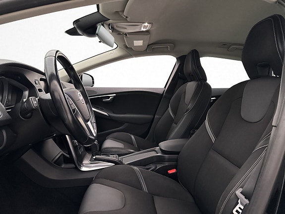 Volvo V40 12 of 27