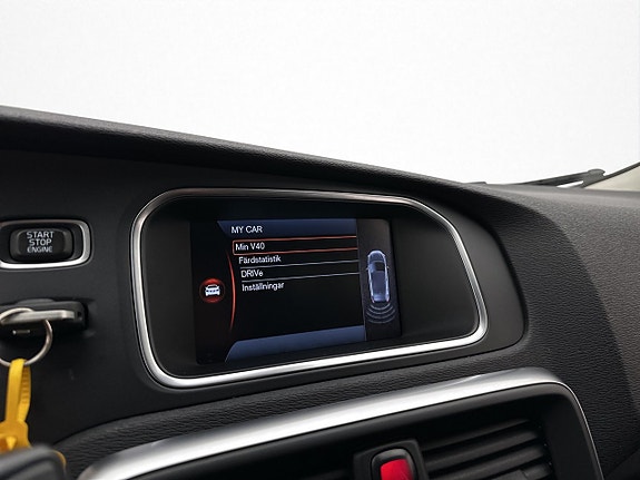 Volvo V40 17 of 27
