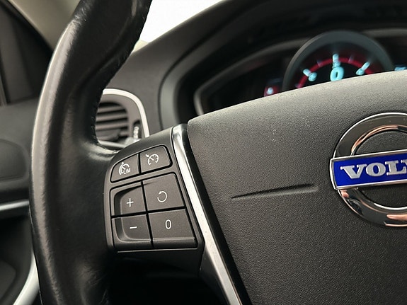 Volvo V40 13 of 27