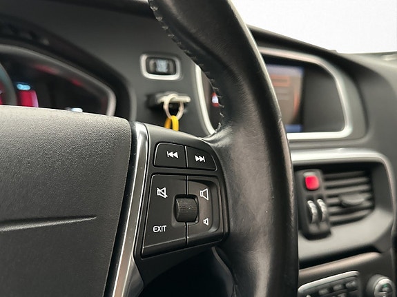 Volvo V40 15 of 27