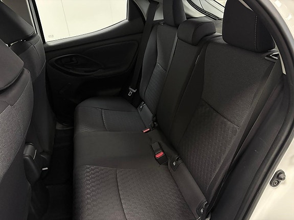 Toyota Yaris 11 of 14