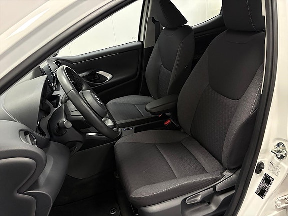 Toyota Yaris 9 of 14