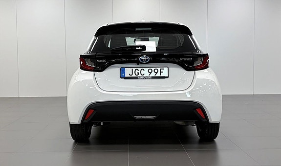 Toyota Yaris 5 of 14