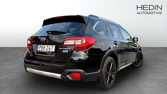 Subaru Legacy Outback 2 of 13