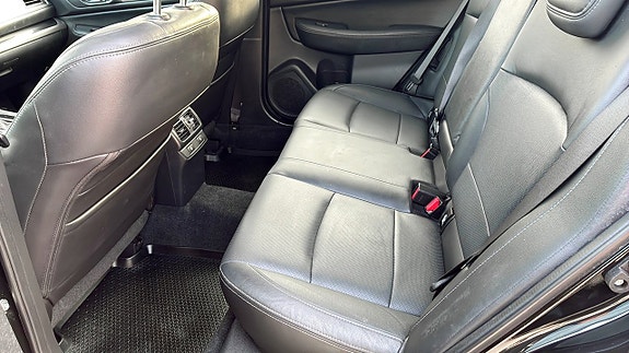 Subaru Legacy Outback 5 of 13