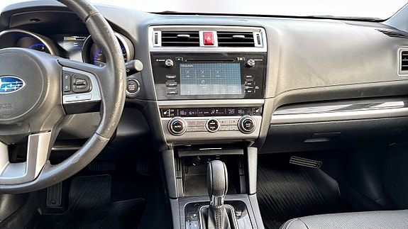 Subaru Legacy Outback 12 of 13