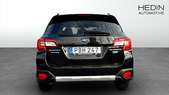 Subaru Legacy Outback 7 of 13
