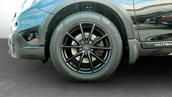 Subaru Legacy Outback 9 of 13
