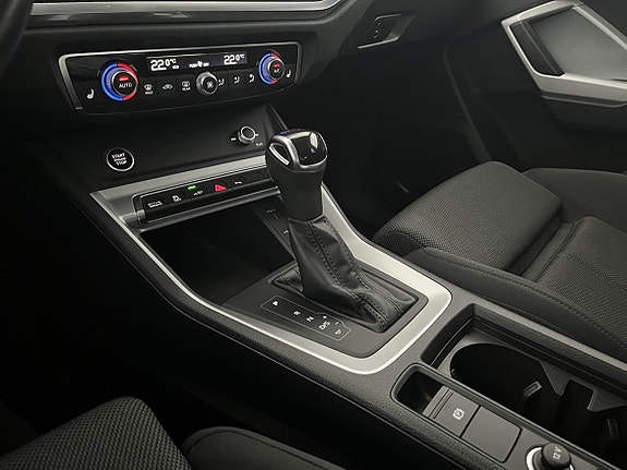 Audi Q3 14 of 23