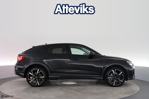 Audi Q3 2 of 23