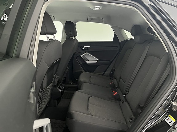 Audi Q3 17 of 23