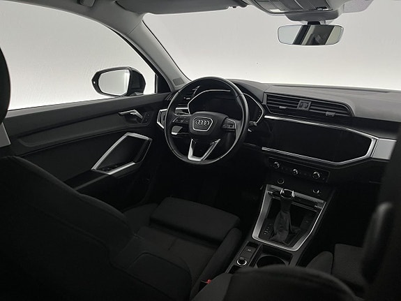 Audi Q3 6 of 23