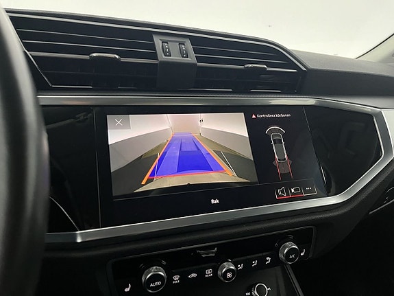 Audi Q3 12 of 23
