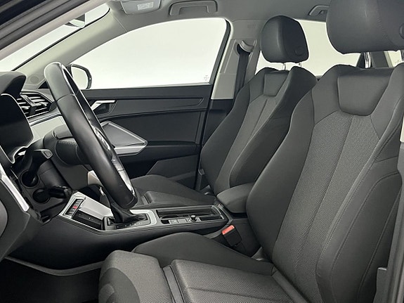 Audi Q3 16 of 23