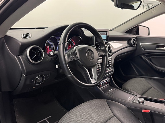 Mercedes-Benz CLA200 4 of 14