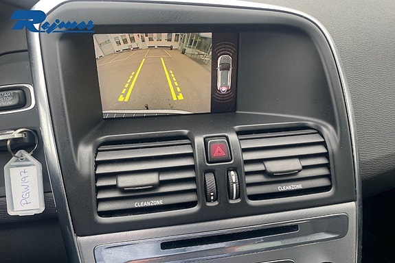 Volvo XC60 14 of 26