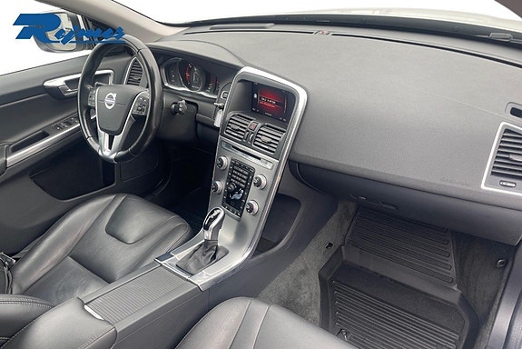 Volvo XC60 11 of 26