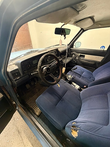 Volvo 244 3 of 5