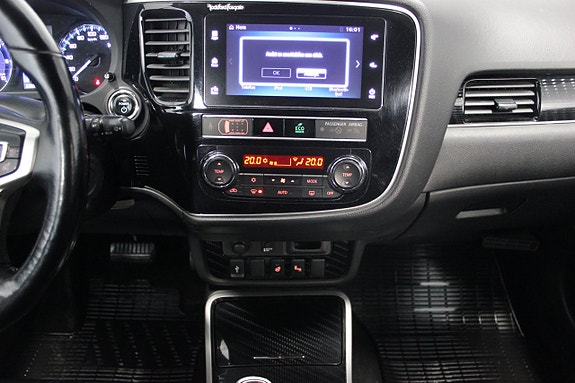 Mitsubishi Outlander 20 of 30