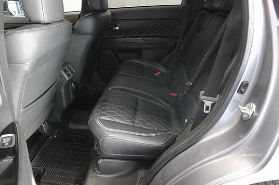 Mitsubishi Outlander 12 of 30