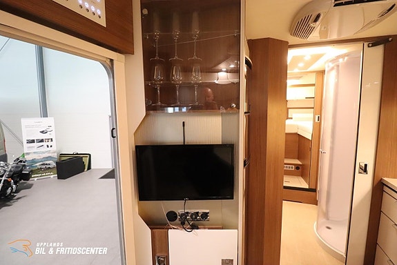 Bürstner Elegance 840 Aut / Alde / AC bodel / Solcell 10 of 16