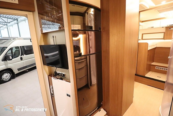 Bürstner Elegance 840 Aut / Alde / AC bodel / Solcell 11 of 16