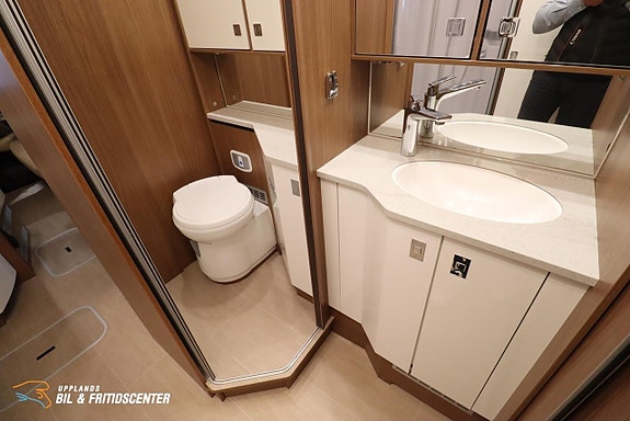 Bürstner Elegance 840 Aut / Alde / AC bodel / Solcell 13 of 16