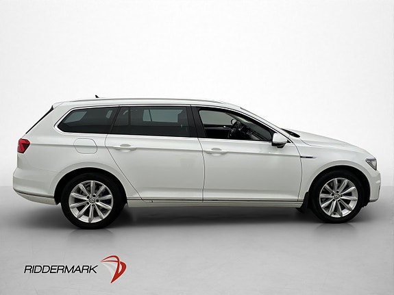 Volkswagen Passat 9 of 30