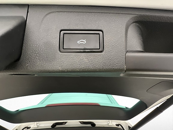 Volkswagen Passat 14 of 30