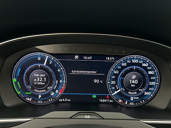 Volkswagen Passat 21 of 30