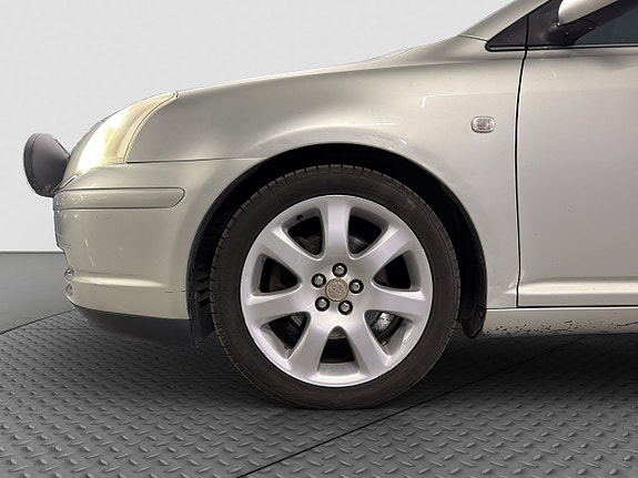 Toyota Avensis 9 of 25