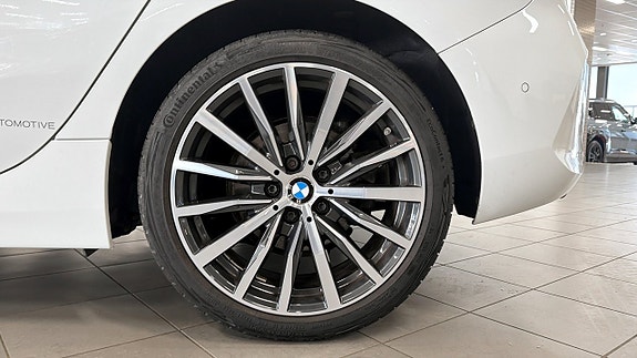 BMW 118i 8 of 26