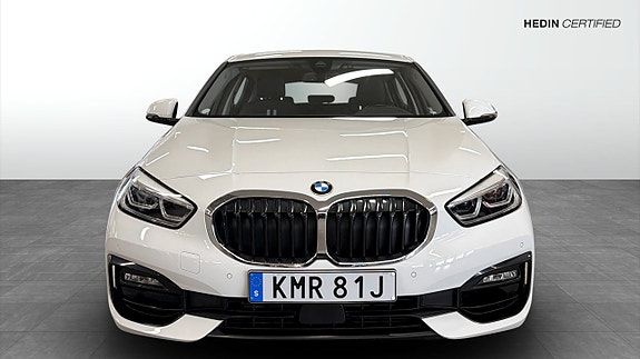 BMW 118i 2 of 26