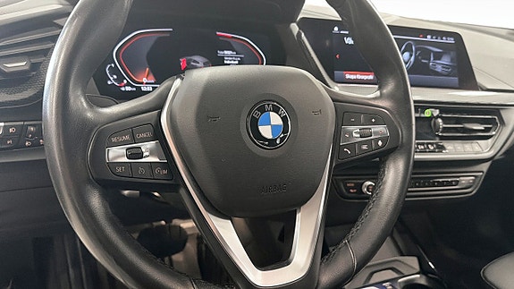 BMW 118i 14 of 26