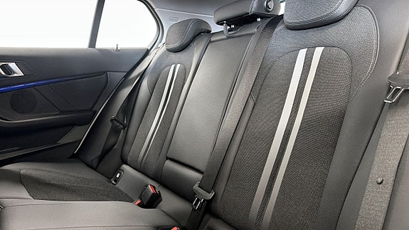 BMW 118i 12 of 26