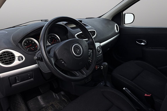 Renault Clio 11 of 21