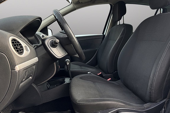 Renault Clio 10 of 21