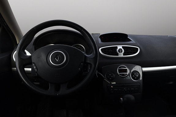 Renault Clio 14 of 21