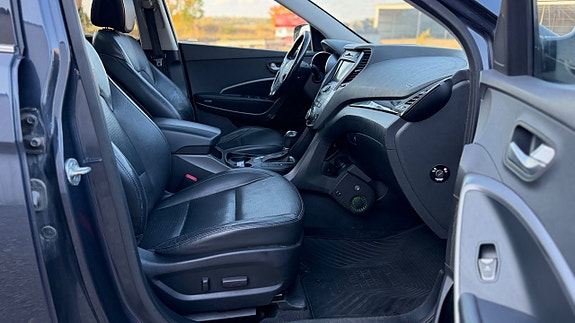 Hyundai Santa Fe 12 of 23