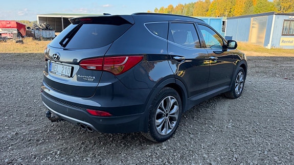 Hyundai Santa Fe 3 of 23
