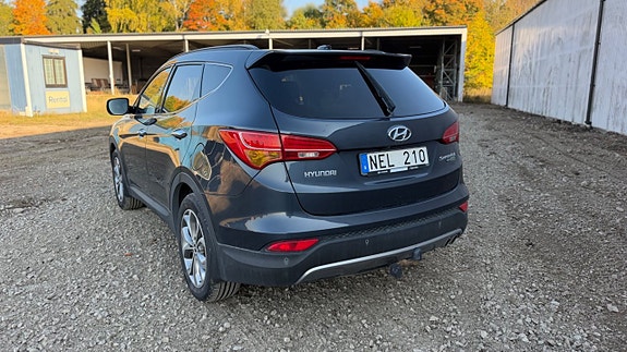 Hyundai Santa Fe 2 of 23