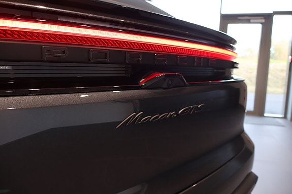 Porsche Macan GTS 10 of 19