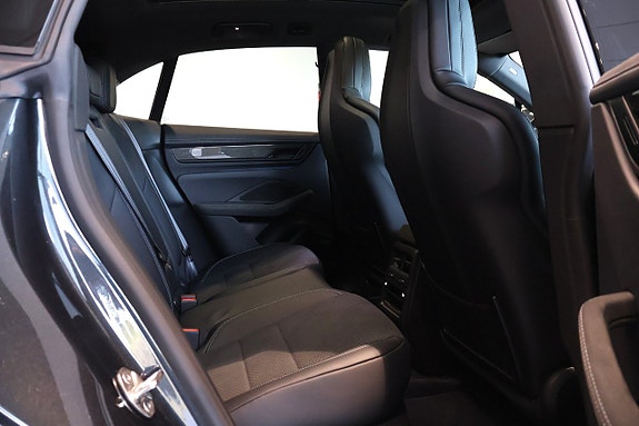Porsche Macan GTS 12 of 19