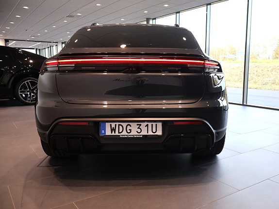 Porsche Macan GTS 9 of 19