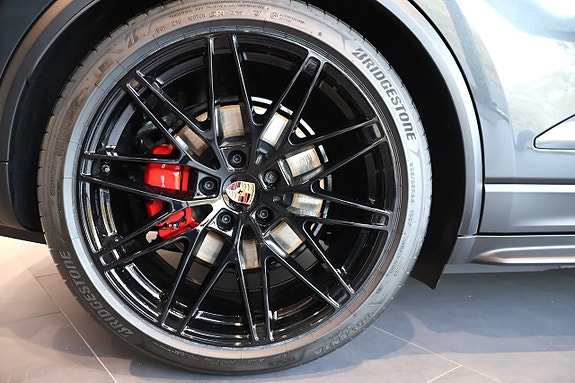 Porsche Macan GTS 11 of 19