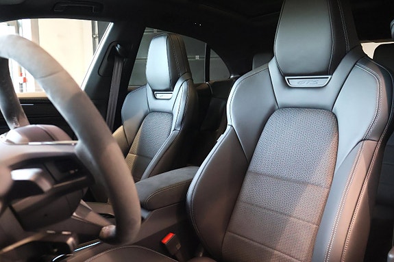 Porsche Macan GTS 16 of 19