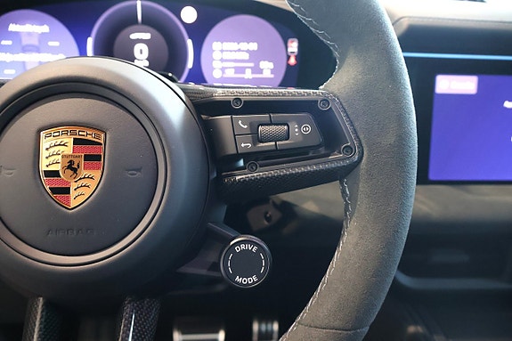 Porsche Macan GTS 19 of 19