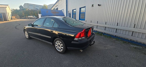 Volvo S60 4 of 6