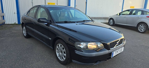 Volvo S60 2 of 6